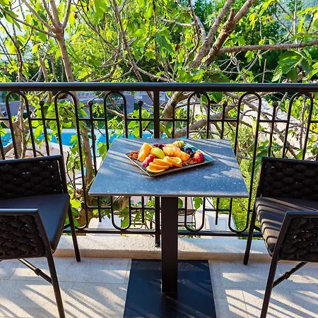 Boutique Ruzmarin & Garden By Aycon Budva